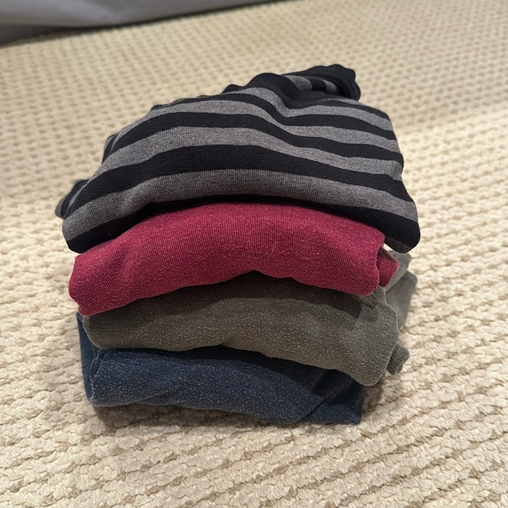 4 Motherhood Maternity long sleeve tops